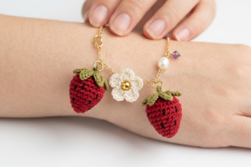 Strawberry Blossom Charm Bracelet Free Crochet Pattern