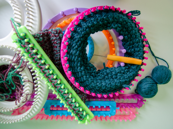 Knitting looms