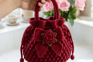 Red Rose Bow Handbag Free Crochet Pattern